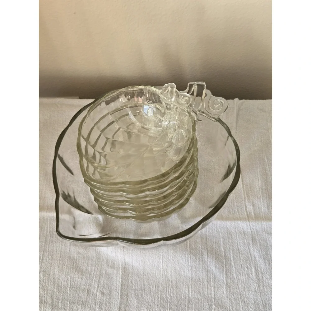 Vintage Clear Pressed Glass Leaf Bowl Set Large Serving Bowl‎ & 5 Dessert Bowls